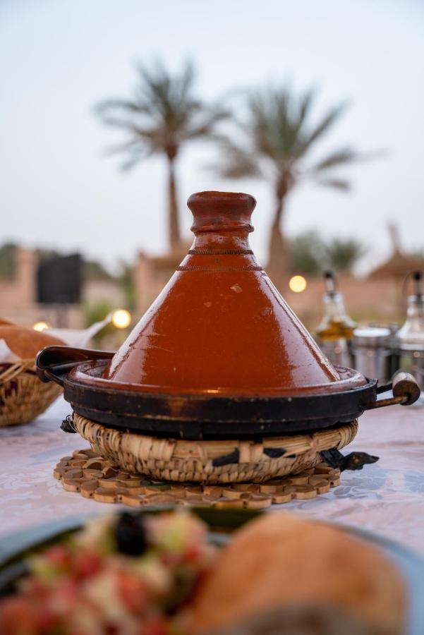 RiadSuerteloca Merzouga Hassilabied Zewnętrze zdjęcie A tagine