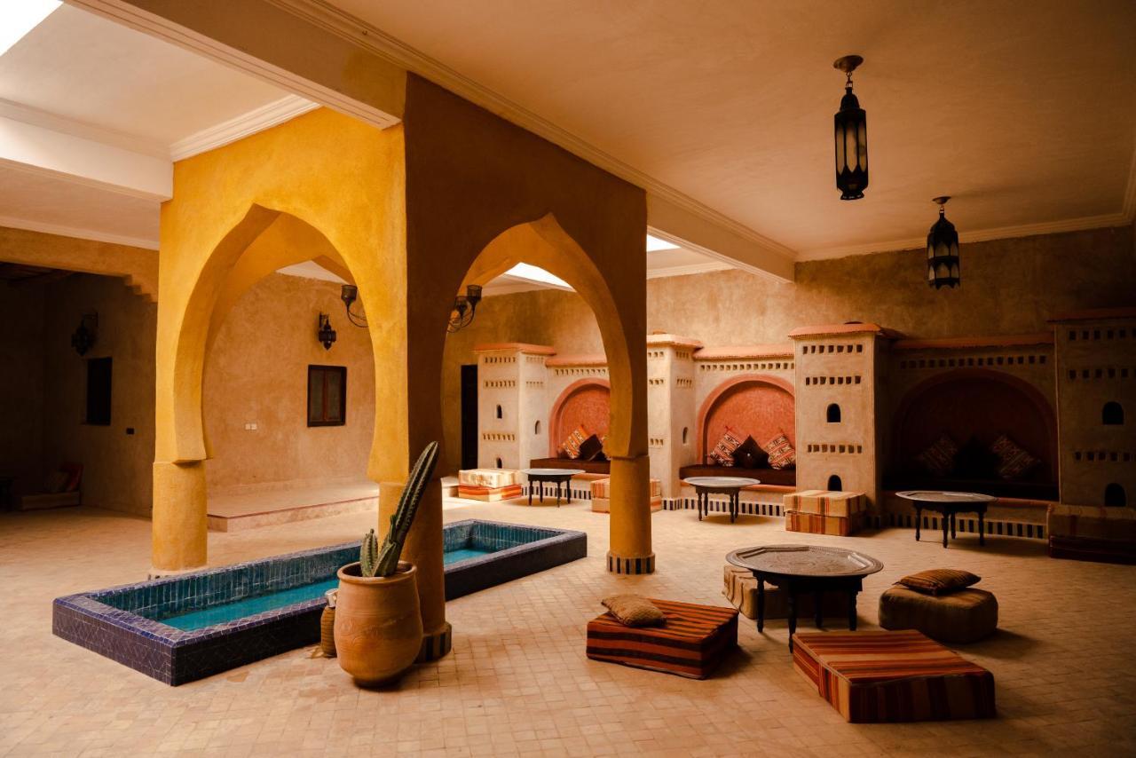 RiadSuerteloca Merzouga Hassilabied Zewnętrze zdjęcie The interior of a hammam in Marrakech, Morocco
