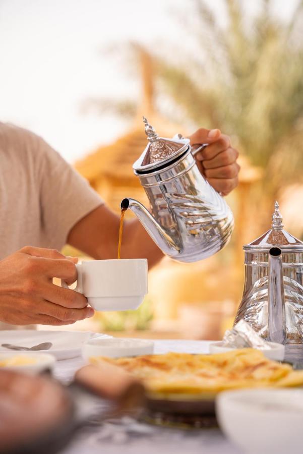 RiadSuerteloca Merzouga Hassilabied Zewnętrze zdjęcie Arabic coffee