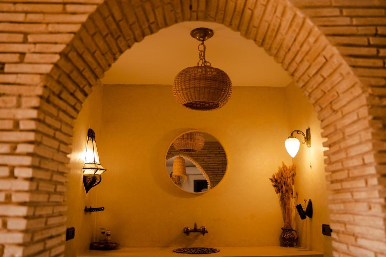 RiadSuerteloca Merzouga Hassilabied Zewnętrze zdjęcie The interior of the house