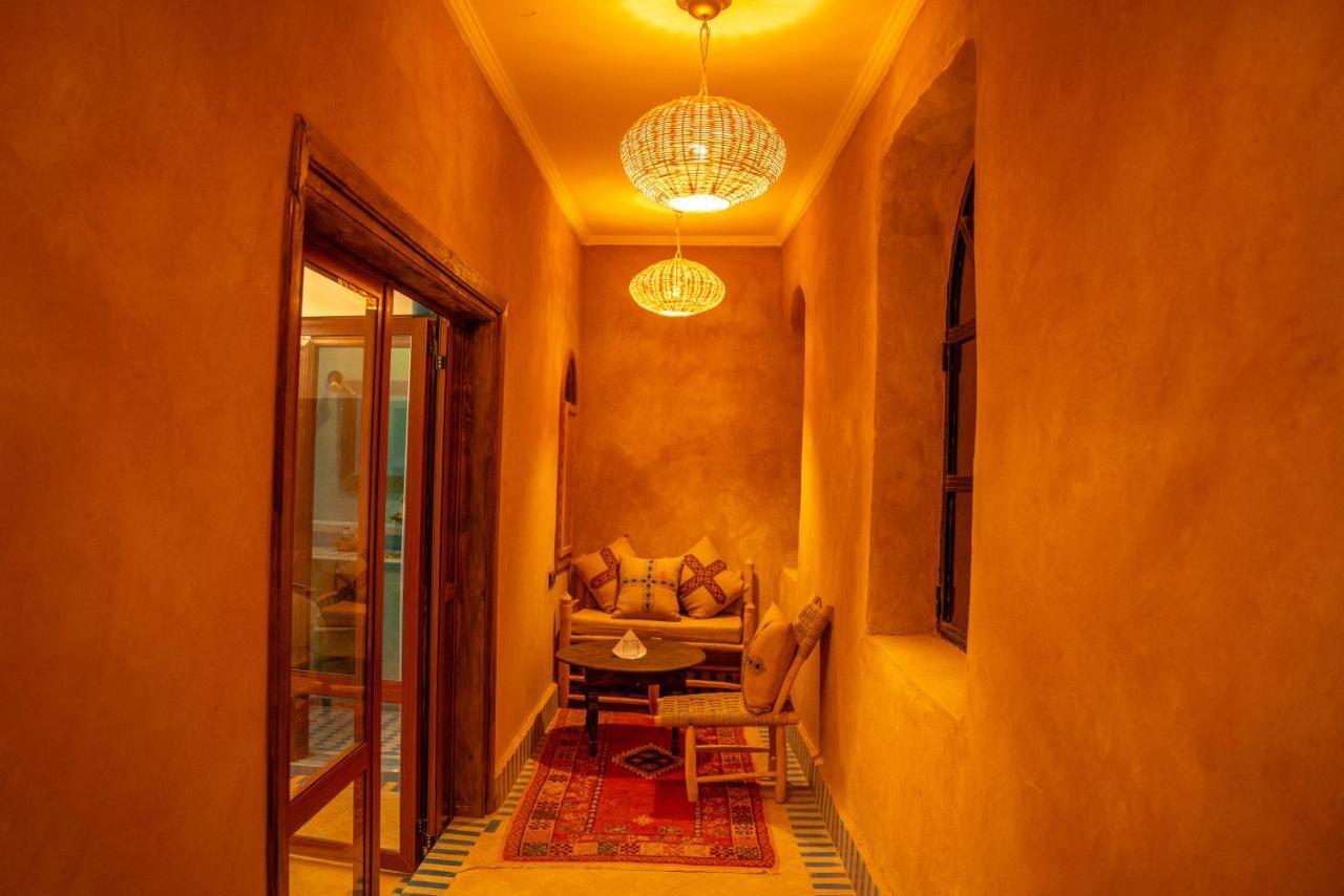 RiadSuerteloca Merzouga Hassilabied Zewnętrze zdjęcie A passageway in the Riad