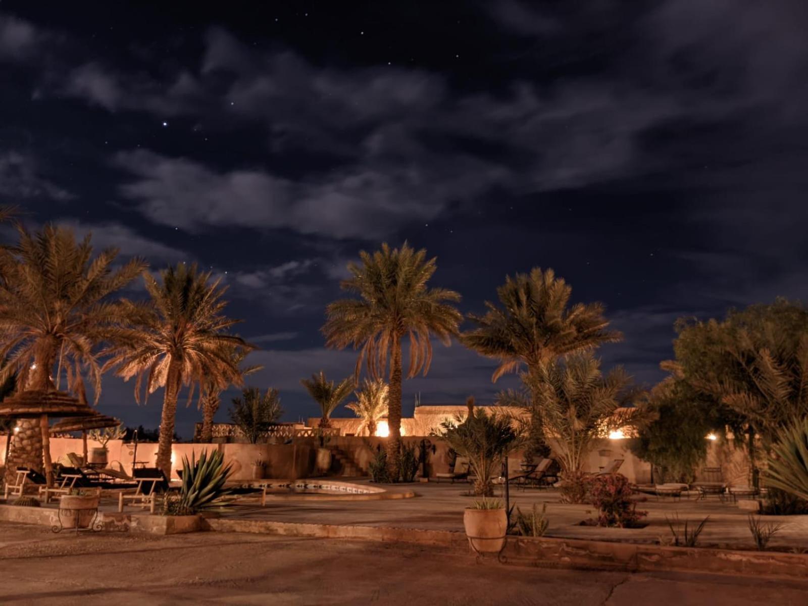 RiadSuerteloca Merzouga Hassilabied Zewnętrze zdjęcie Al-Qatif at night