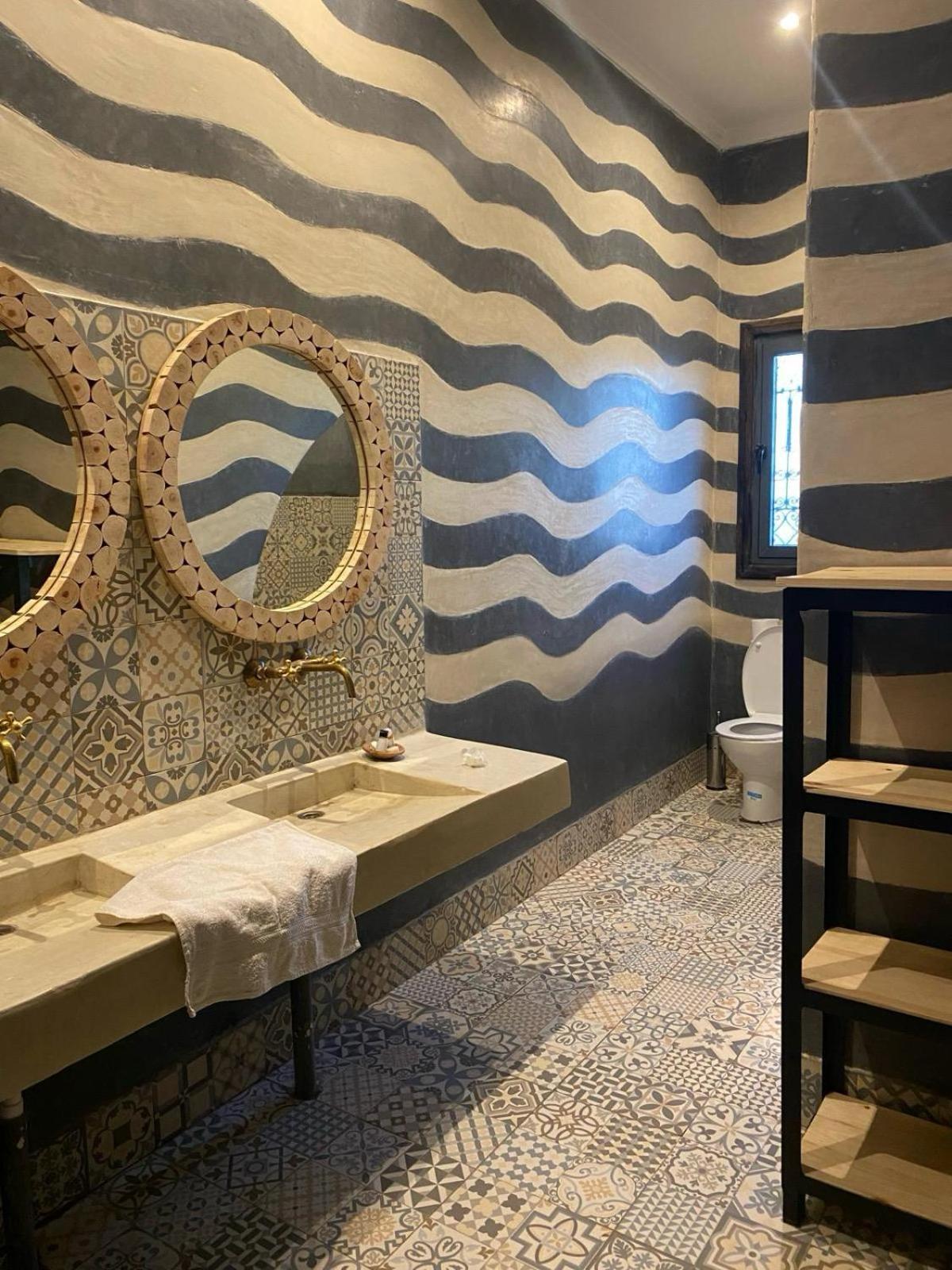 RiadSuerteloca Merzouga Hassilabied Zewnętrze zdjęcie Bathroom