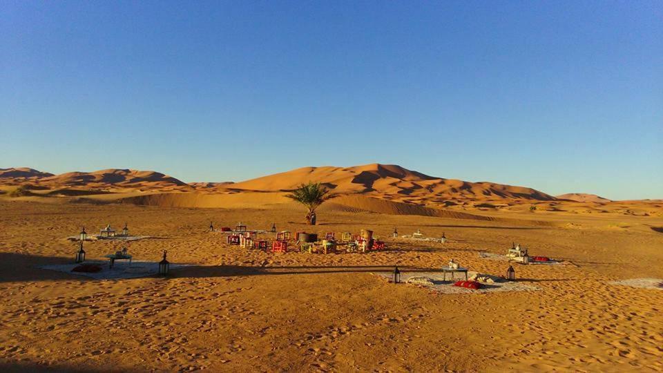 RiadSuerteloca Merzouga Hassilabied Zewnętrze zdjęcie The desert of the Sahara