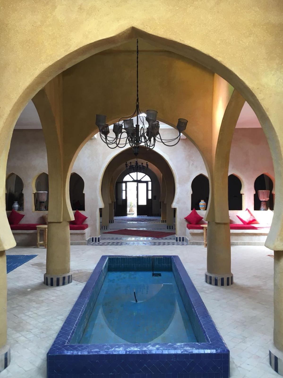 RiadSuerteloca Merzouga Hassilabied Zewnętrze zdjęcie Interior of a riad in Marrakech